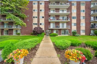 2900 MAPLE Avenue 4A, Downers Grove, IL 60515