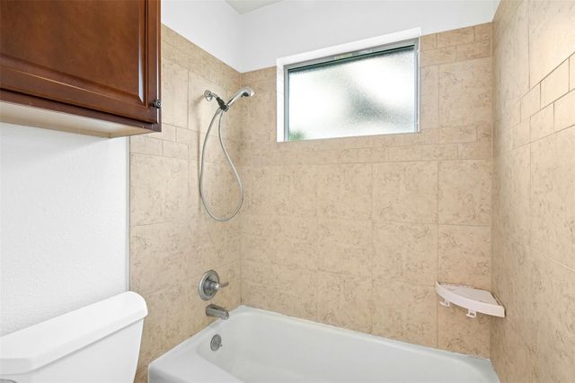 1304 Knollwood CV, Round Rock, TX 78681