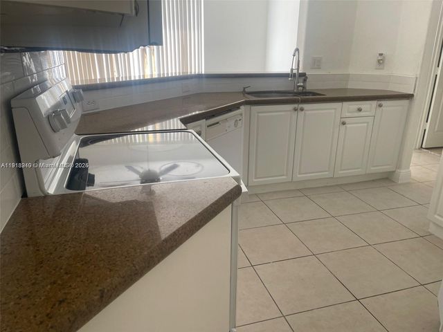 11413 SW 137th Psge 11413, Miami, FL 33186