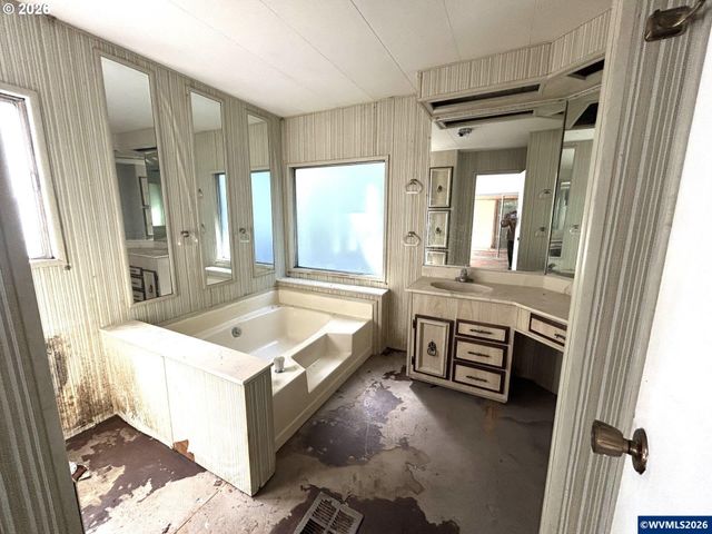 21095 SW Old Pacific Hwy, Sherwood, OR 97140