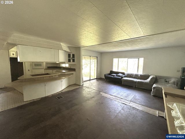 21095 SW Old Pacific Hwy, Sherwood, OR 97140