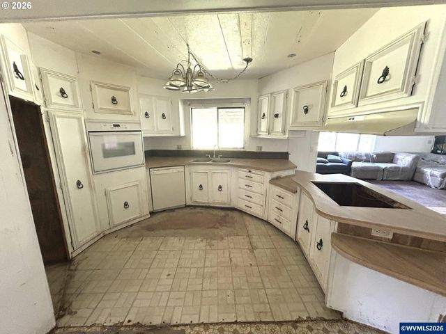 21095 SW Old Pacific Hwy, Sherwood, OR 97140