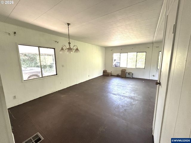 21095 SW Old Pacific Hwy, Sherwood, OR 97140