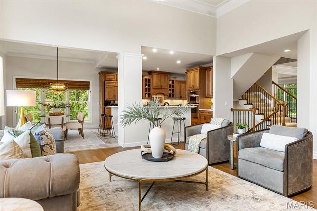 259 Meadowbrook Country Club Estate, Ballwin, MO 63011