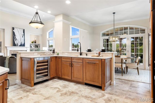259 Meadowbrook Country Club Estate, Ballwin, MO 63011