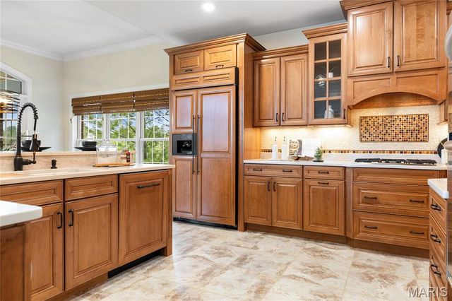259 Meadowbrook Country Club Estate, Ballwin, MO 63011