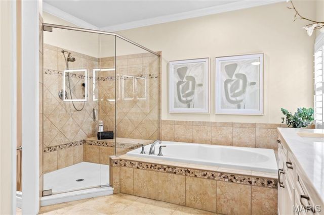 259 Meadowbrook Country Club Estate, Ballwin, MO 63011