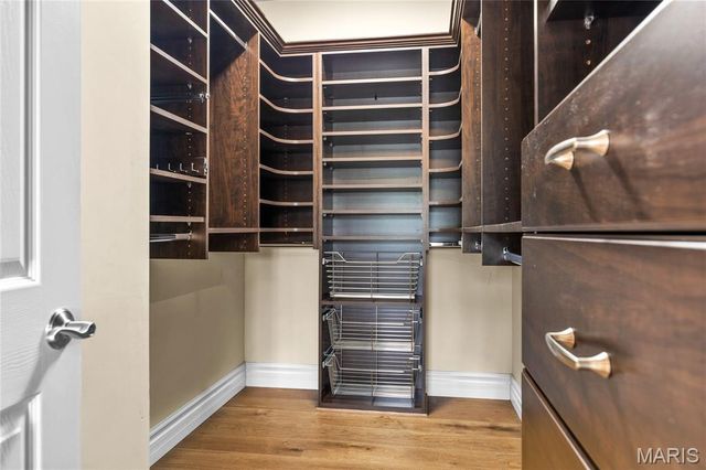 259 Meadowbrook Country Club Estate, Ballwin, MO 63011