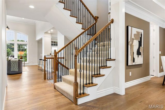 259 Meadowbrook Country Club Estate, Ballwin, MO 63011