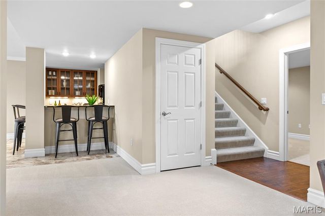 259 Meadowbrook Country Club Estate, Ballwin, MO 63011