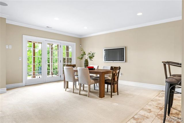 259 Meadowbrook Country Club Estate, Ballwin, MO 63011
