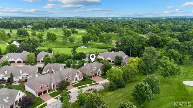 259 Meadowbrook Country Club Estate, Ballwin, MO 63011