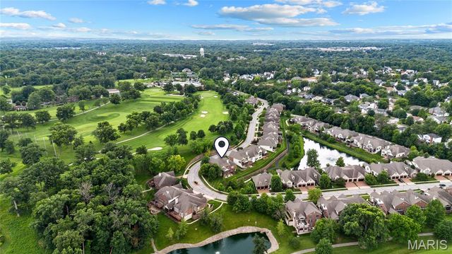 259 Meadowbrook Country Club Estate, Ballwin, MO 63011