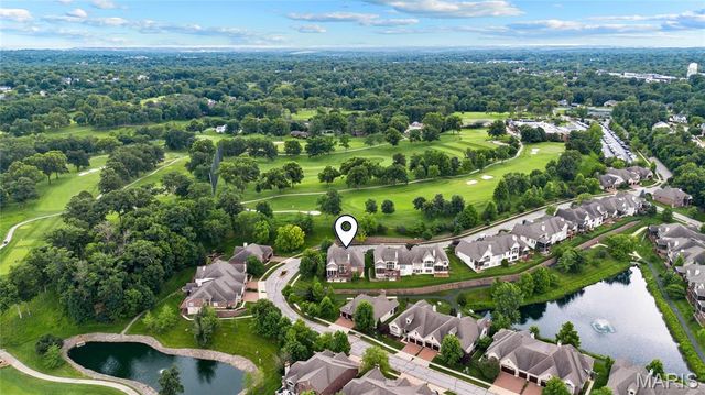 259 Meadowbrook Country Club Estate, Ballwin, MO 63011