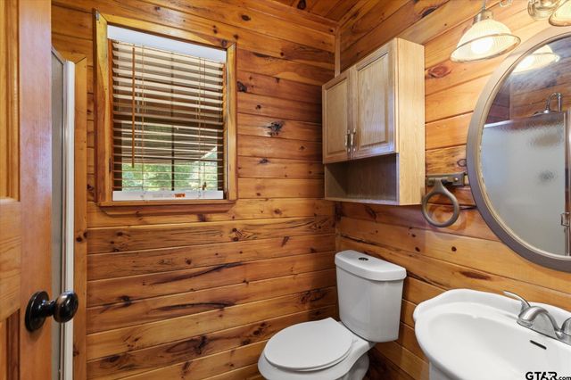124 Loblolly Rd, Gilmer, TX 75645