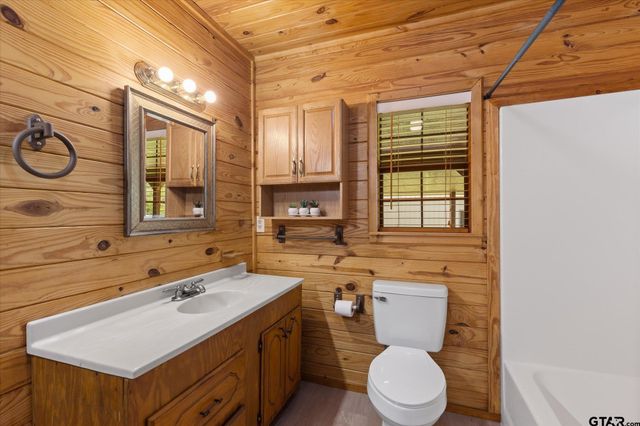 124 Loblolly Rd, Gilmer, TX 75645