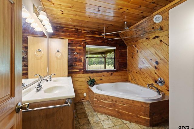124 Loblolly Rd, Gilmer, TX 75645