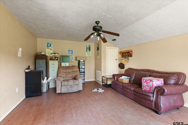 124 Loblolly Rd, Gilmer, TX 75645