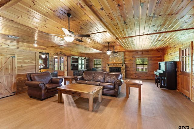 124 Loblolly Rd, Gilmer, TX 75645