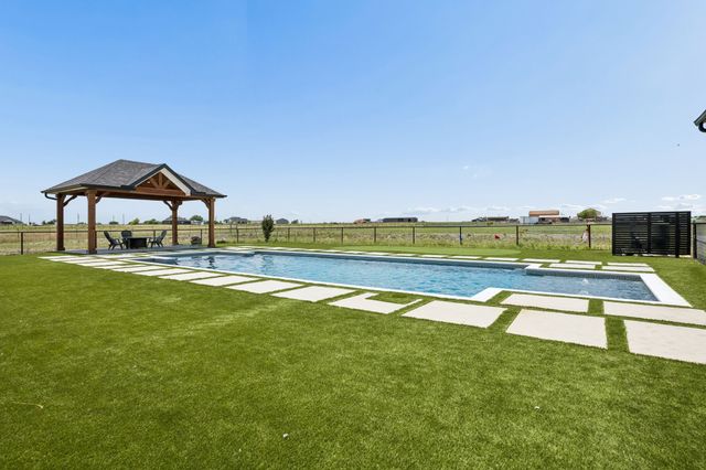 9224 County Road 592, Nevada, TX 75173