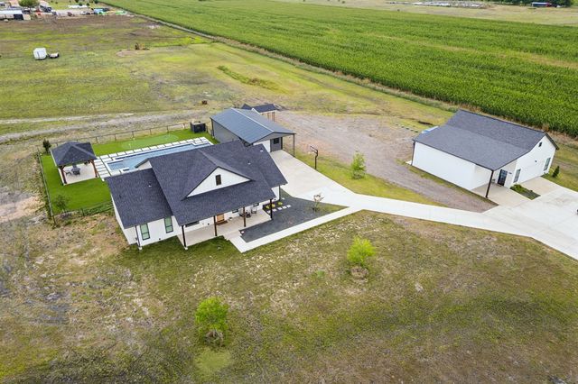 9224 County Road 592, Nevada, TX 75173