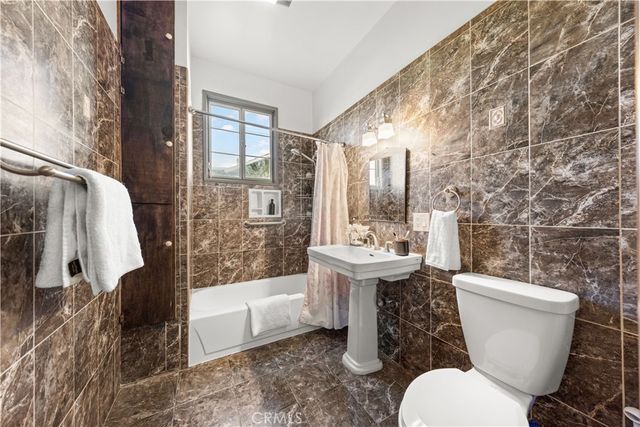 1147 S Westlake Avenue, Los Angeles, CA 90006