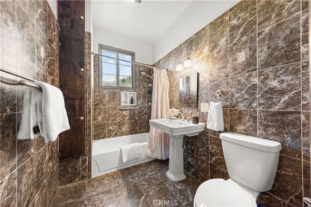 1147 S Westlake Avenue, Los Angeles, CA 90006