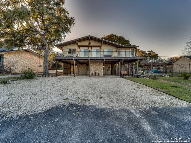2513 Colleen Dr, Canyon Lake, TX 78133