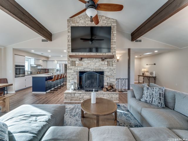 2513 Colleen Dr, Canyon Lake, TX 78133