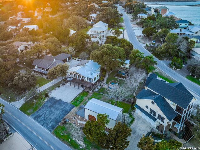2513 Colleen Dr, Canyon Lake, TX 78133
