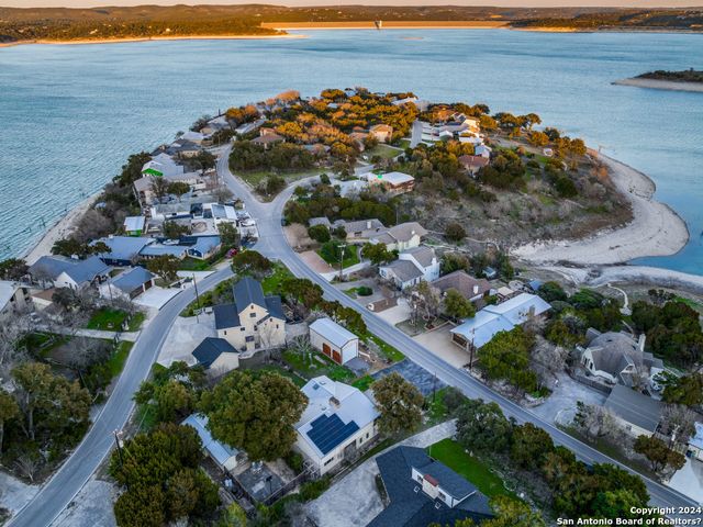 2513 Colleen Dr, Canyon Lake, TX 78133