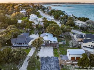2513 Colleen Dr, Canyon Lake, TX 78133