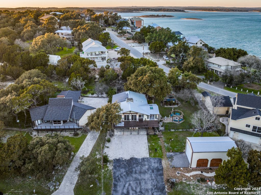 2513 Colleen Dr, Canyon Lake, TX 78133