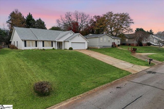 7 River Watch Drive, Greenville, SC 29605