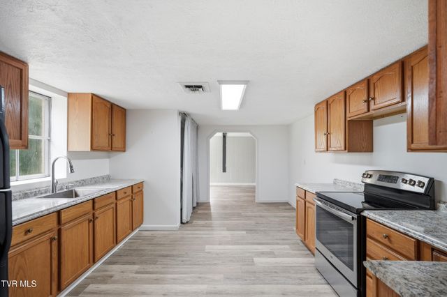 1816 Hutchinson Drive, Kingsport, TN 37660