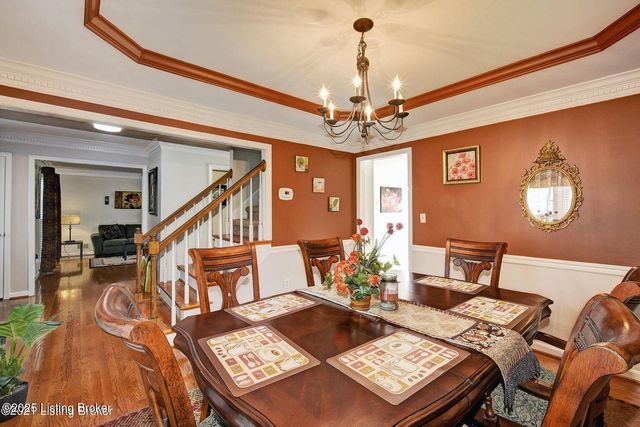 1102 Blackthorn Rd, Louisville, KY 40299