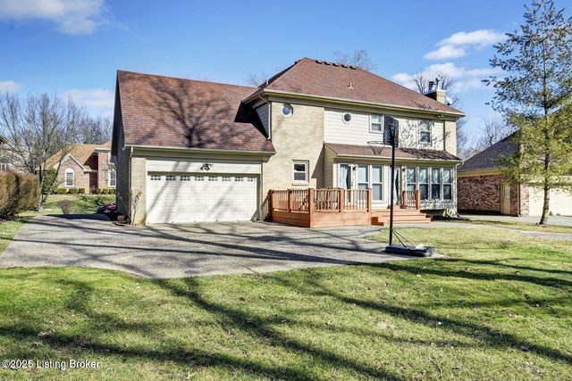 1102 Blackthorn Rd, Louisville, KY 40299