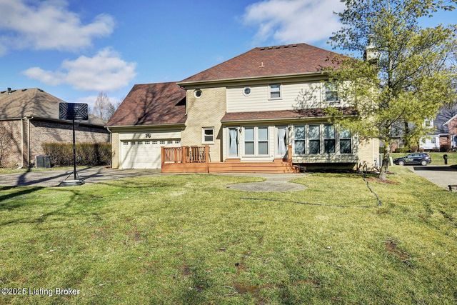 1102 Blackthorn Rd, Louisville, KY 40299