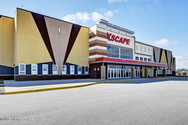 1102 Blackthorn Rd, Louisville, KY 40299