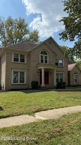 1102 Blackthorn Rd, Louisville, KY 40299