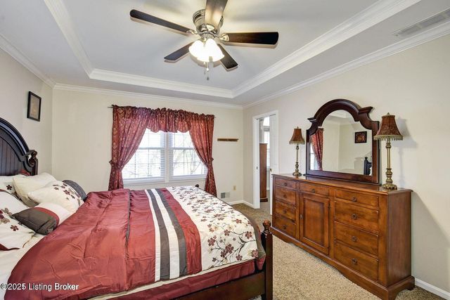 1102 Blackthorn Rd, Louisville, KY 40299