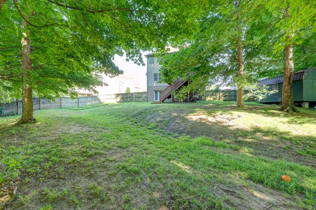 2720 Arthurs Ct, Clarksville, TN 37040