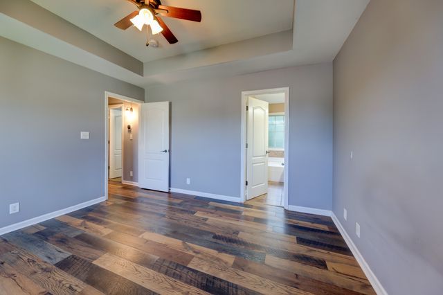 2720 Arthurs Ct, Clarksville, TN 37040