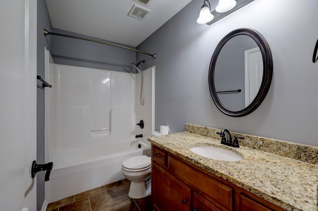 2720 Arthurs Ct, Clarksville, TN 37040