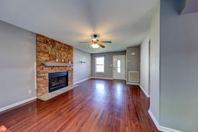 2720 Arthurs Ct, Clarksville, TN 37040