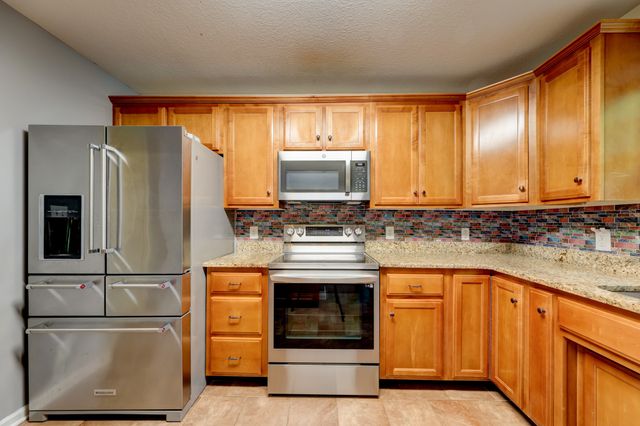 2720 Arthurs Ct, Clarksville, TN 37040