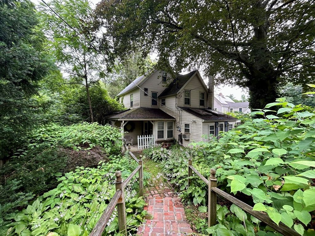 12 Gates Terrace, Sterling, MA 01564
