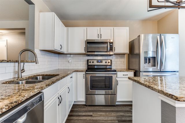 2405 Emerald Lane, Mckinney, TX 75071