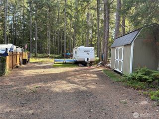 101 N Brook Lane, Hoodsport, WA 98548