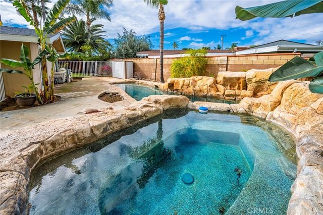 14722 Candeda, Tustin, CA 92780